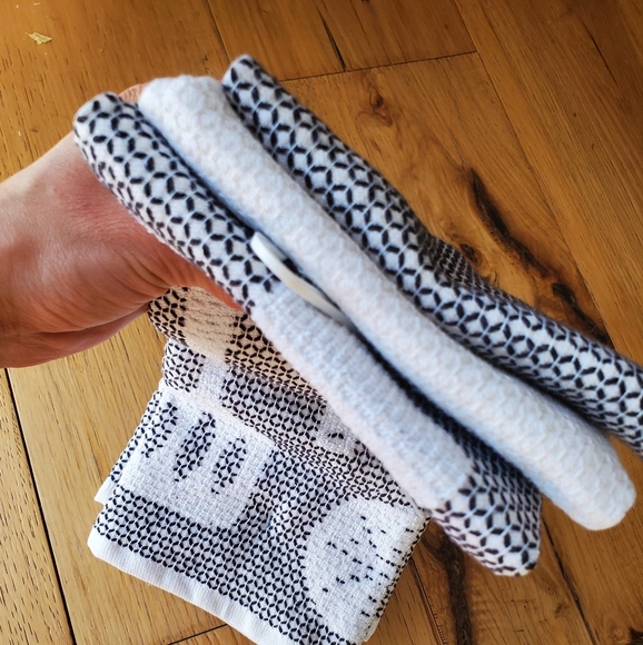 Nwt set of 3 kitchen towels - Picture 7 of 7